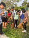 HỌC SINH TRƯỜNG THCS NAM THANH CHUNG TAY LÀM SẠCH CÔNG VIÊN