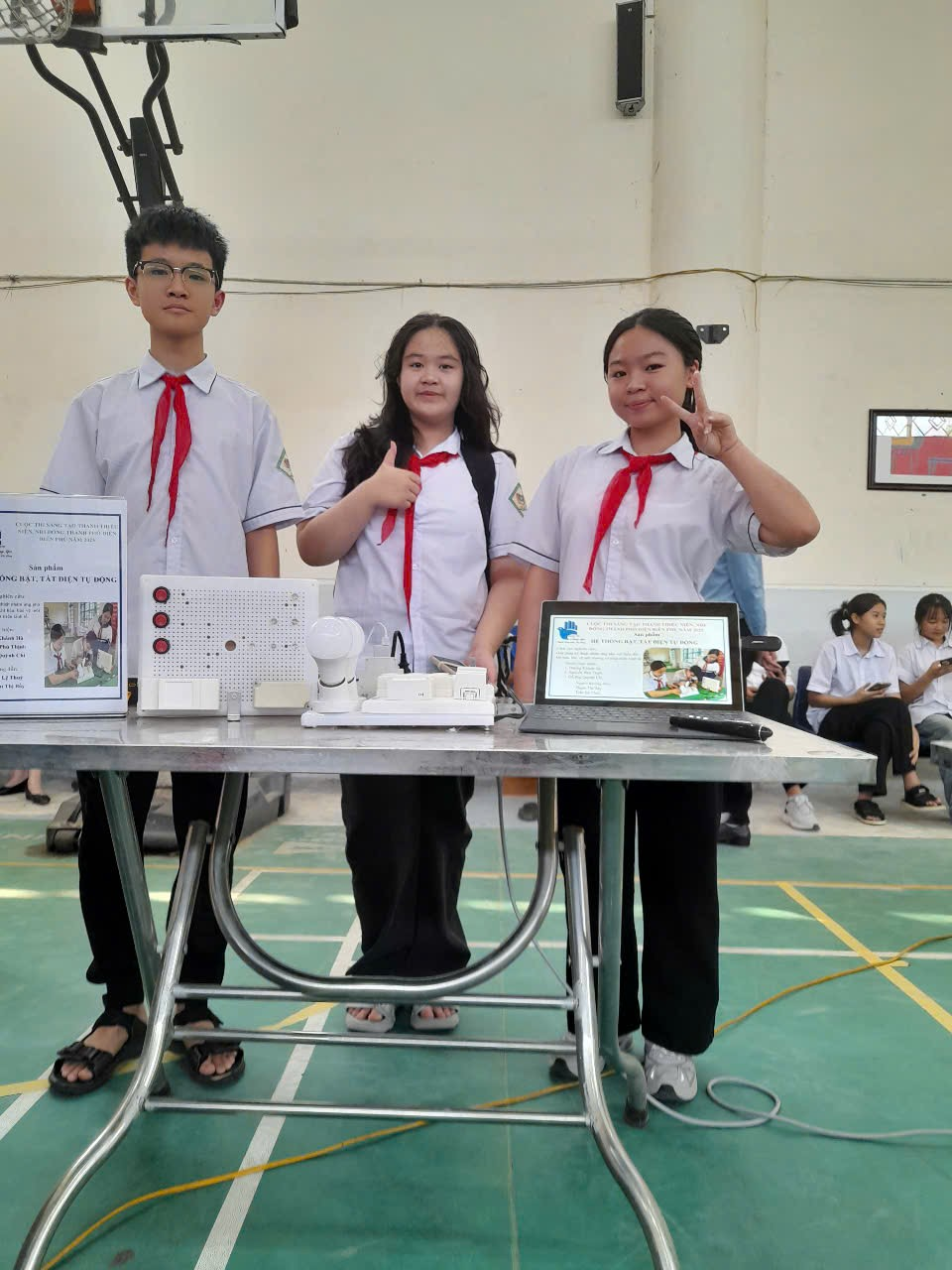 HỌC SINH TRƯỜNG THCS NAM THANH TÍCH CỰC DỰ THI CUỘC THI SÁNG TẠO THANH THIẾU NIÊN, NHI ĐỒNG THÀNH PHỐ NĂM 2025