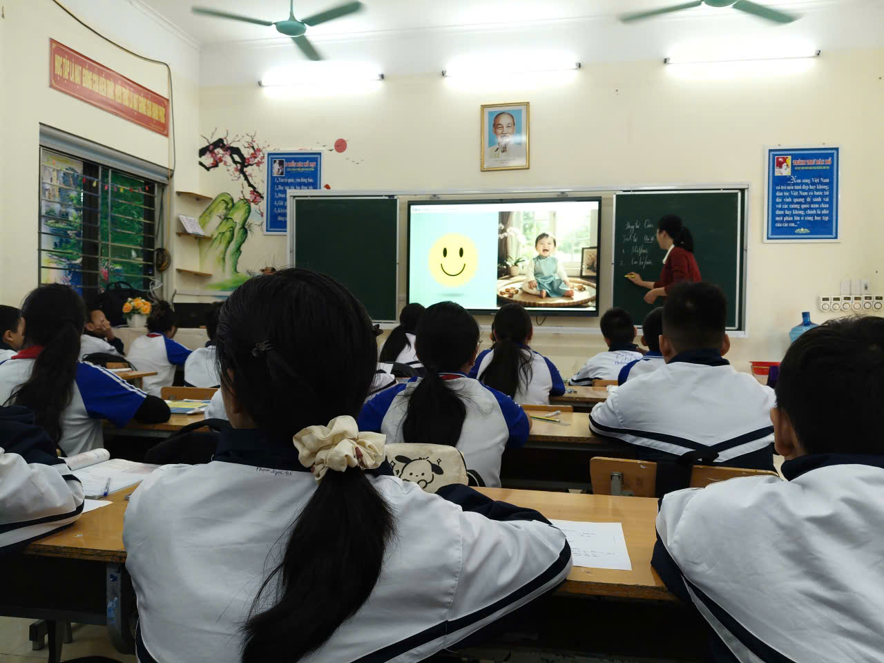 HỘI THI GIÁO VIÊN DẠY GIỎI CẤP TRƯỜNG NĂM HỌC 2025-2026 KHẲNG ĐỊNH CHẤT LƯỢNG ĐỘI NGŨ