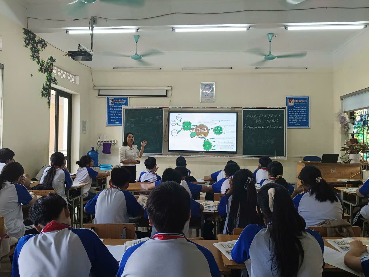 HỘI THI GIÁO VIÊN DẠY GIỎI CẤP TRƯỜNG NĂM HỌC 2025-2026 KHẲNG ĐỊNH CHẤT LƯỢNG ĐỘI NGŨ