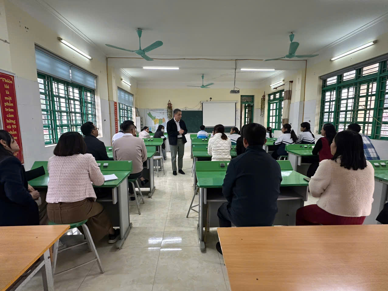 TRƯỜNG THCS NAM THANH VÀ CÁC TRƯỜNG PHƯỜNG MƯỜNG THANH VINH DỰ ĐÓN ĐOÀN CÔNG TÁC VIỆN KHOA HỌC GIÁO DỤC VIỆT NAM