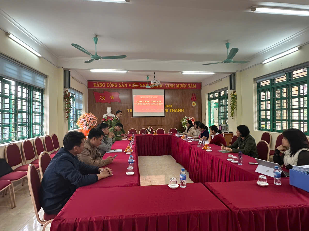 TRƯỜNG THCS NAM THANH XÂY DỰNG “LÁ CHẮN AN TOÀN” TỪ Ý THỨC PHÁP LUẬT VÀ KỸ NĂNG THỰC CHIẾN