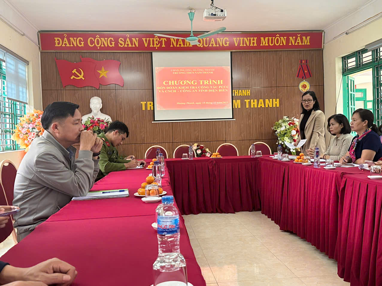 TRƯỜNG THCS NAM THANH XÂY DỰNG “LÁ CHẮN AN TOÀN” TỪ Ý THỨC PHÁP LUẬT VÀ KỸ NĂNG THỰC CHIẾN