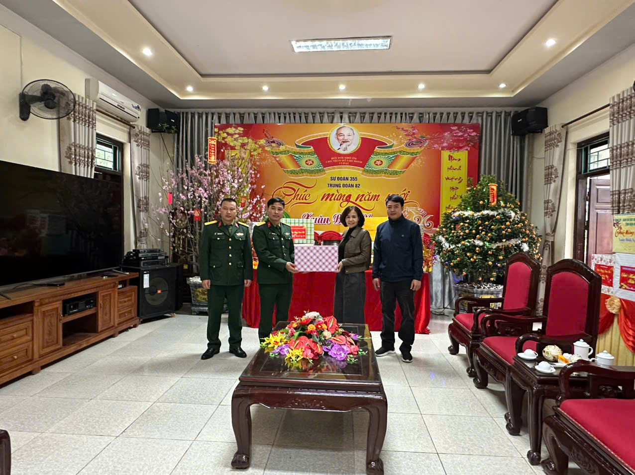 XUÂN BÍNH NGỌ 2026 - ẤM ÁP TÌNH QUÂN DÂN GIỮA TRƯỜNG THCS NAM THANH VÀ CHIẾN SĨ TIỂU ĐOÀN 1 - TRUNG ĐOÀN 82